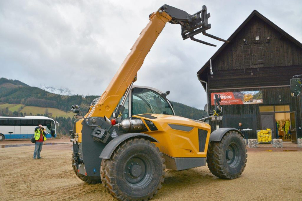 Rough Terrain Lift Trucks